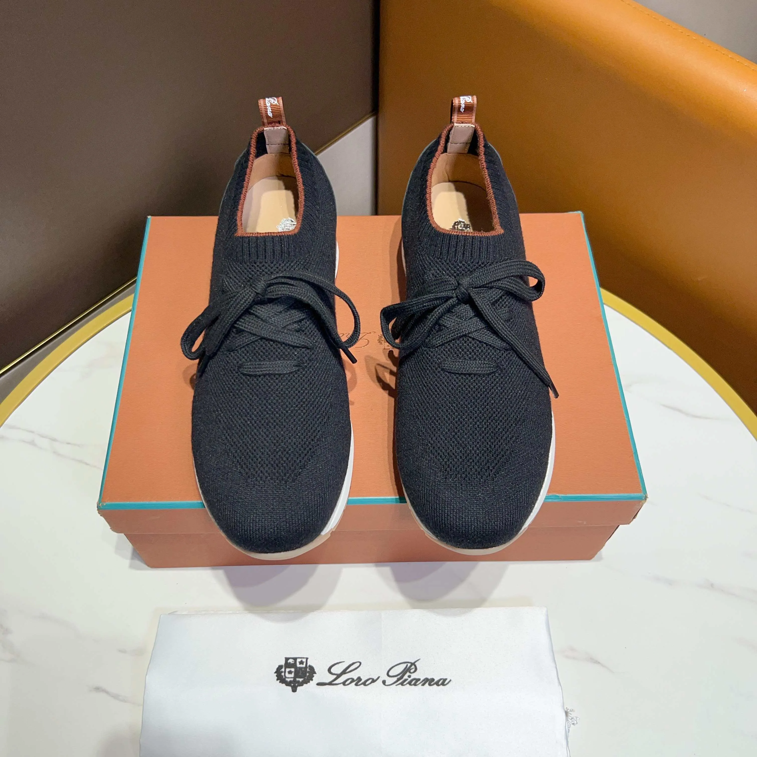Factory price 400💰 (Loro men's shoes💰iana) New moccasin shoes official website original 1:1 mold opening, original quality💯Fine workmanship, high-end luxury☘The upper is made of original waterproof treated breathable fly-woven suede🌴Luxury🐂Leather lining🍓Rubber wear-resistant and non-slip outsole, size 38-44 (size 45 can be customized)